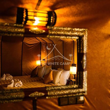 The White Camp - Your Merzouga Luxury Desert Camp & Erg Chebbi Dunes Camel Riding Exterior foto