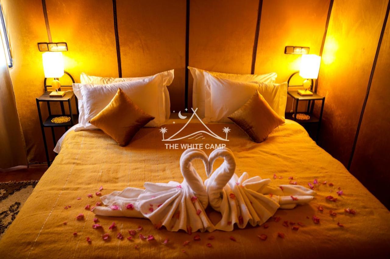 The White Camp - Your Merzouga Luxury Desert Camp & Erg Chebbi Dunes Camel Riding Exterior foto