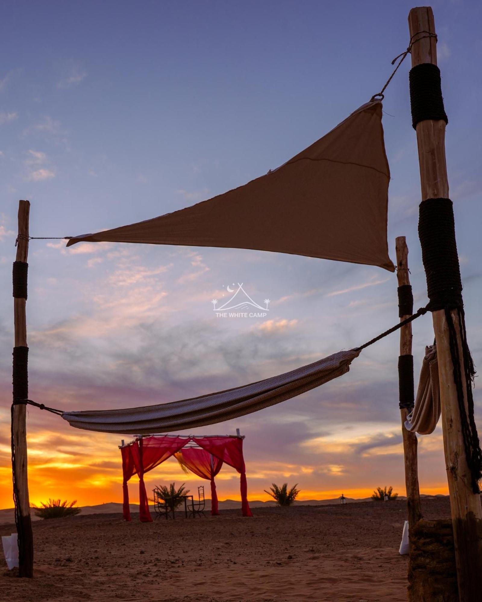 The White Camp - Your Merzouga Luxury Desert Camp & Erg Chebbi Dunes Camel Riding Exterior foto